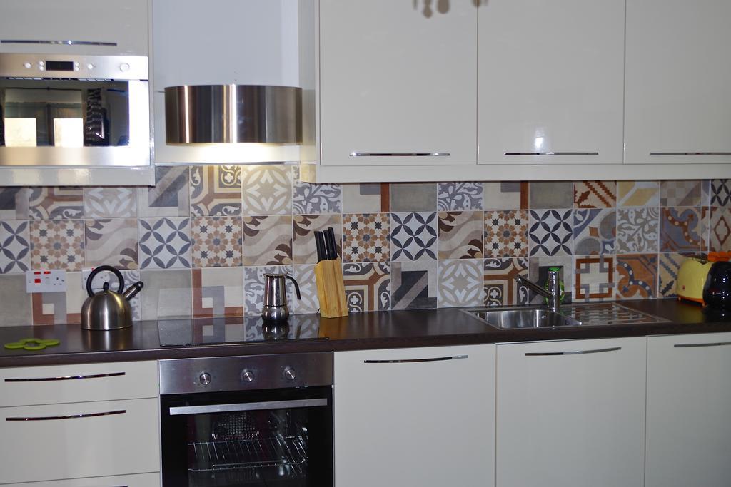 Simons Apartments Minutes Away From Balluta Bay And St Julians Sliema Bilik gambar