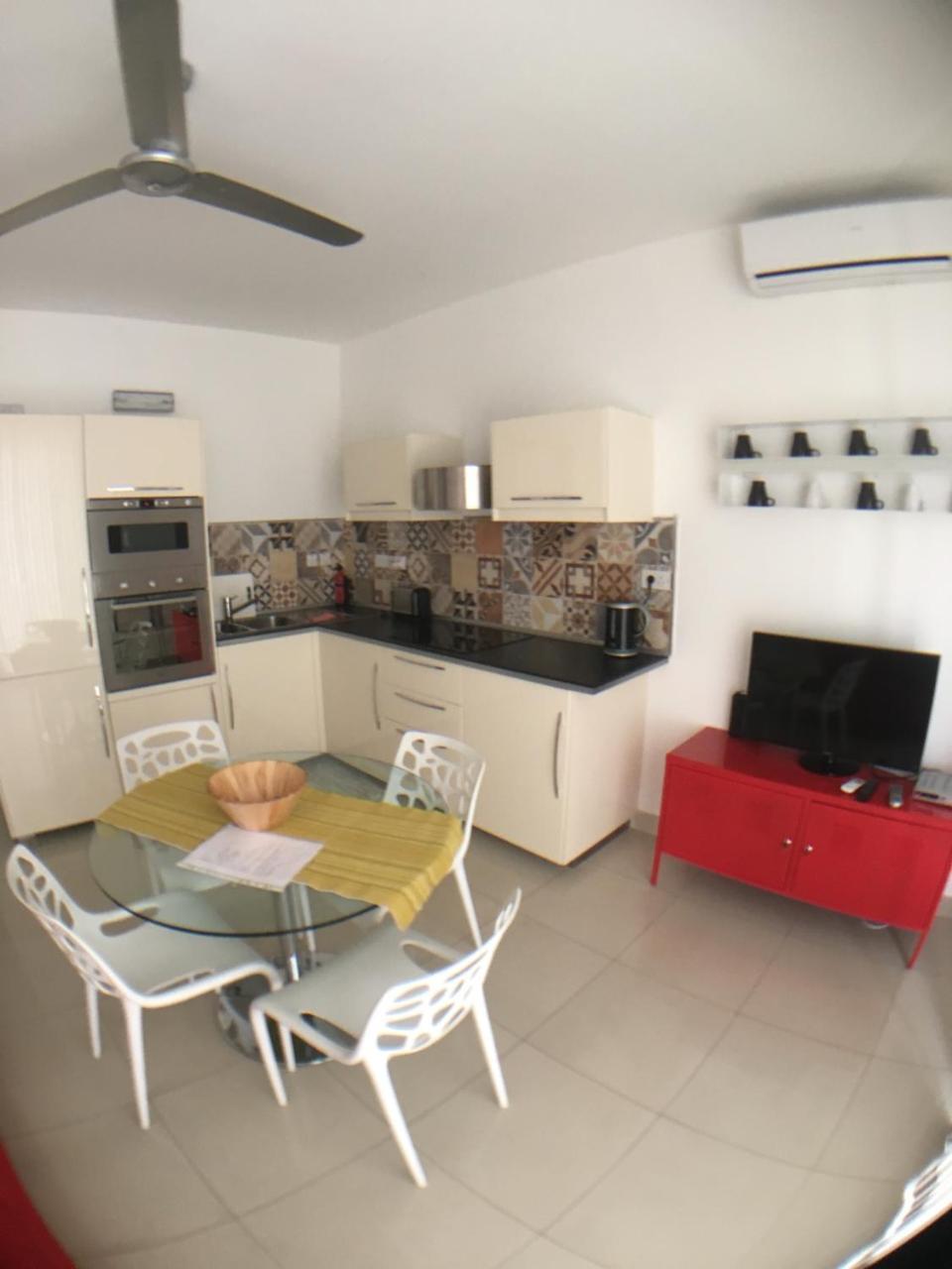 Simons Apartments Minutes Away From Balluta Bay And St Julians Sliema Luaran gambar